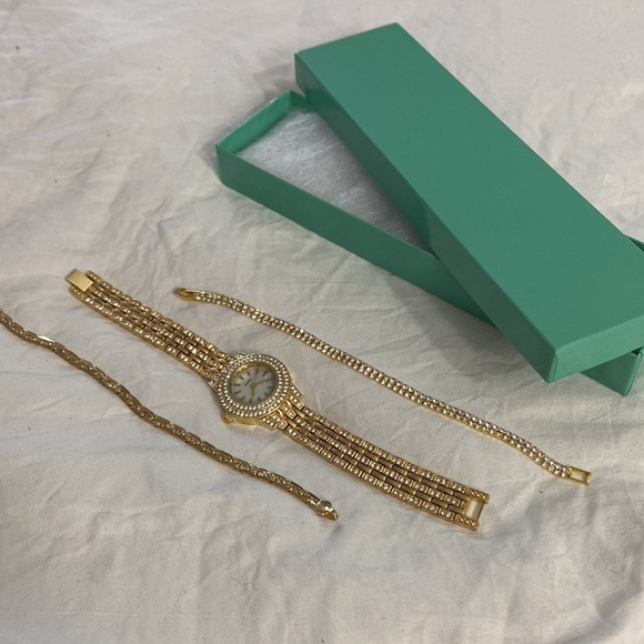 3pc Watch & Bracelet Set - Picture 3 of 10